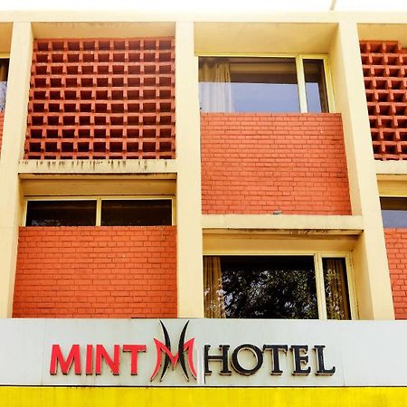 Mint Hotel Chandīgarh Exterior foto