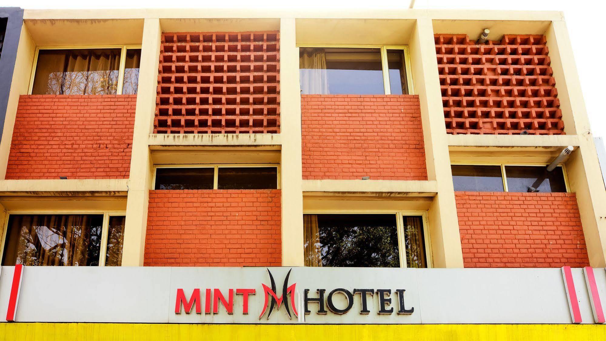 Mint Hotel Chandīgarh Exterior foto